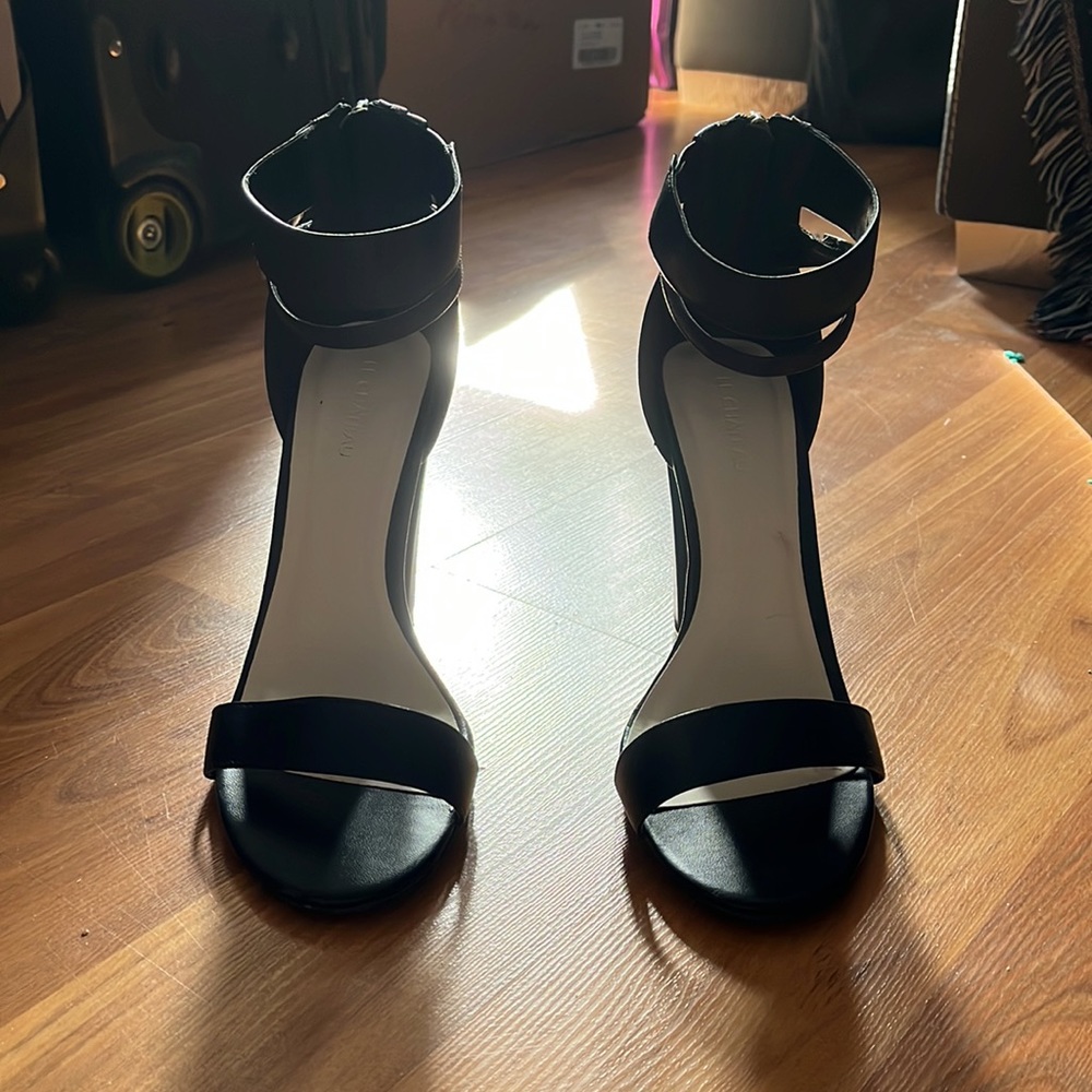 Heels - Picture 3 of 4